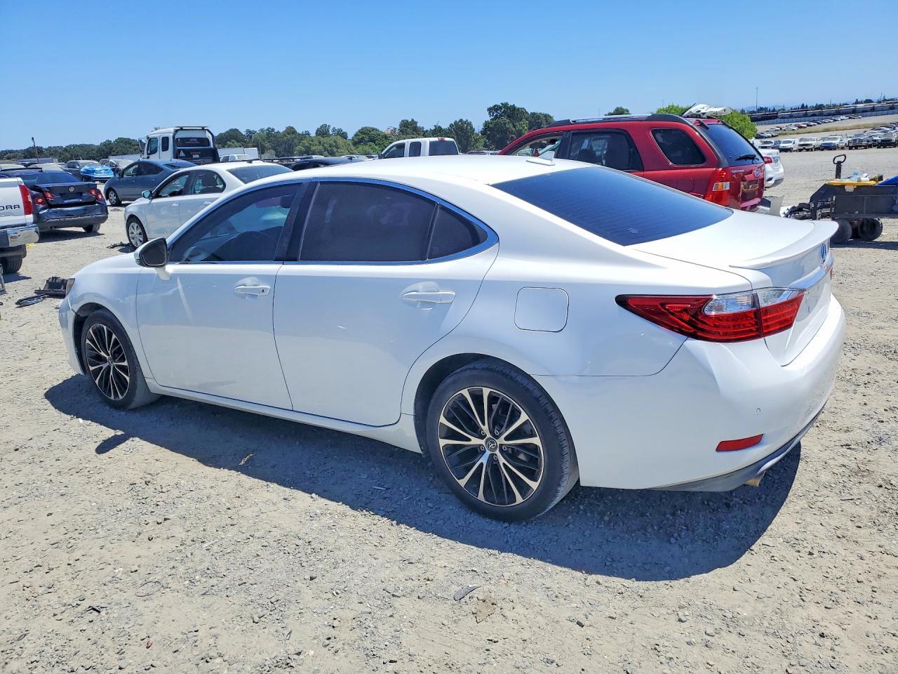 2014 Lexus Es 350 - Image 2