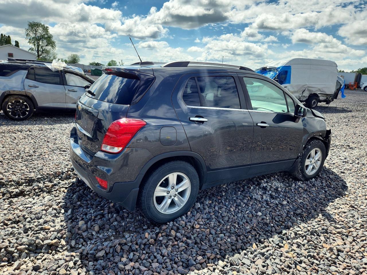2019 Chevrolet Trax 1Lt - Image 3
