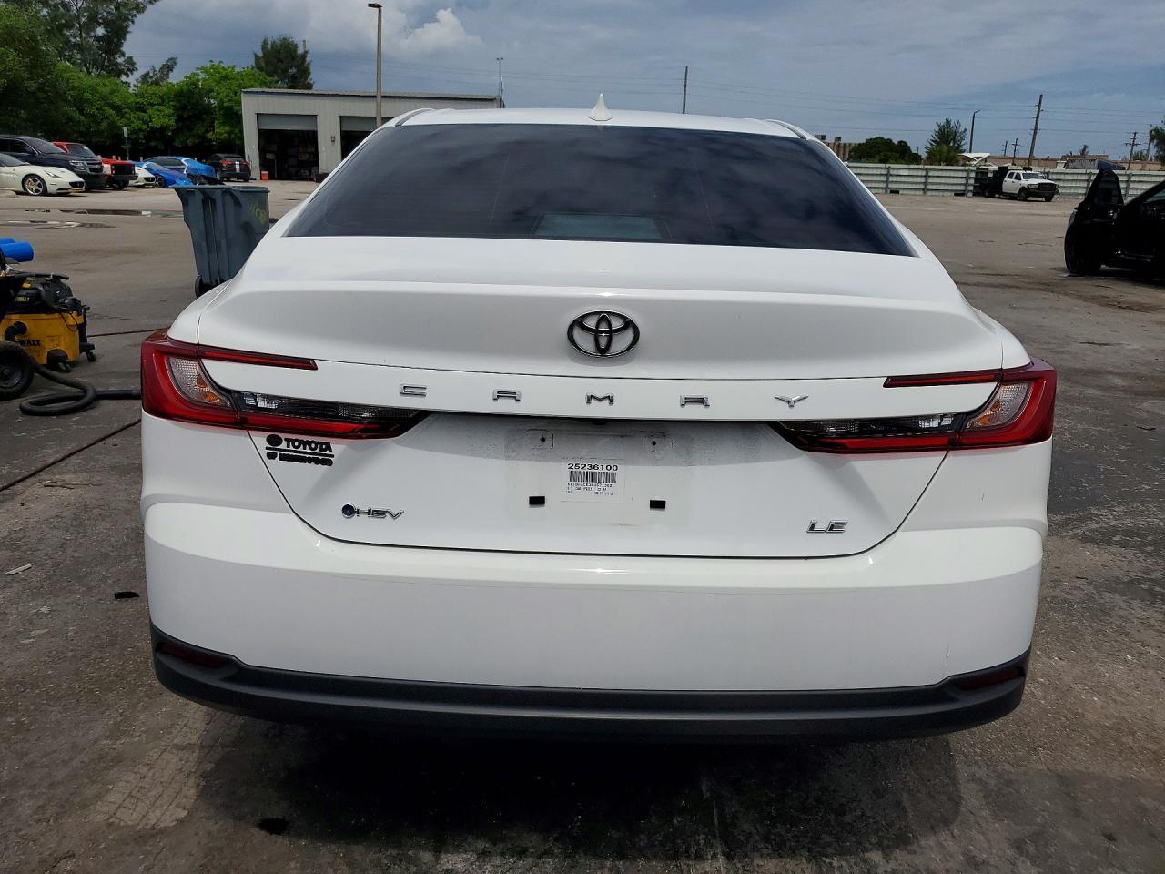 2025 Toyota Camry Le - Фото 6