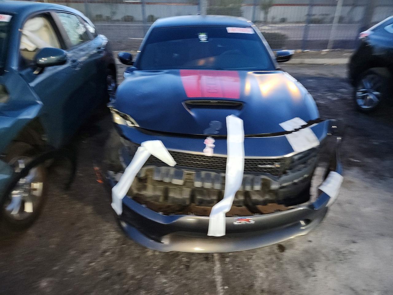 2016 Dodge Charger R - Image 5