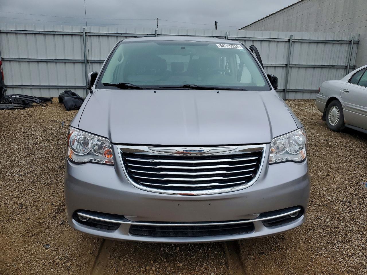 2015 Chrysler Town & Country Touring - Фото 5