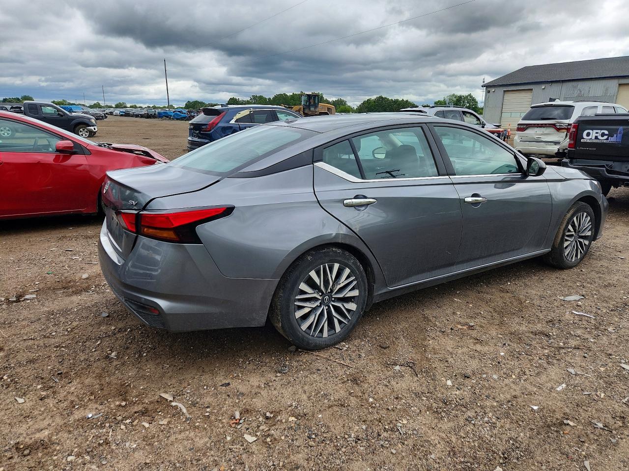 2024 Nissan Altima Sv - Image 3