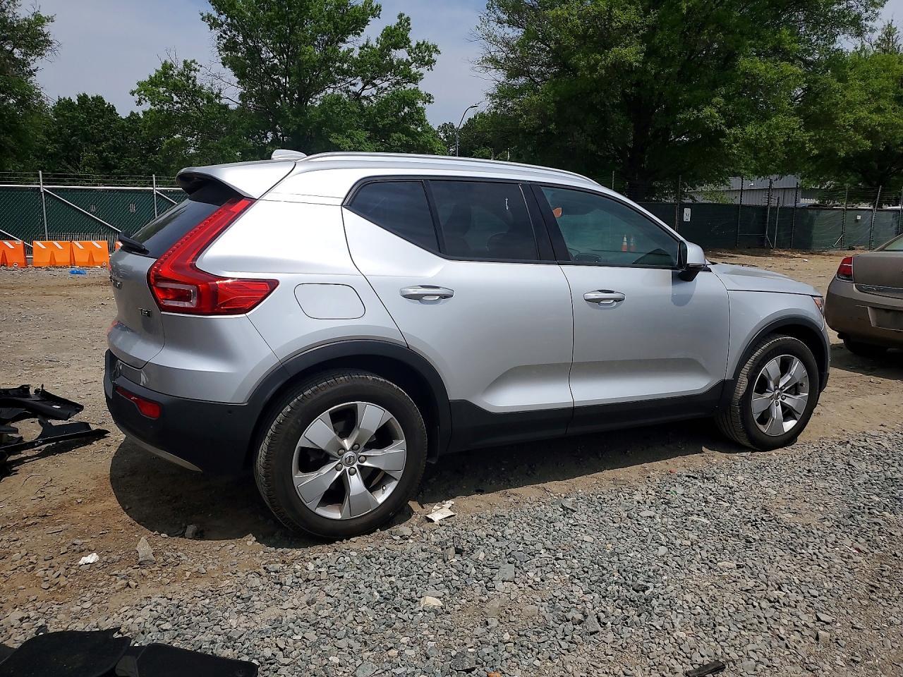 2019 Volvo Xc40 T5 Momentum - Фото 3