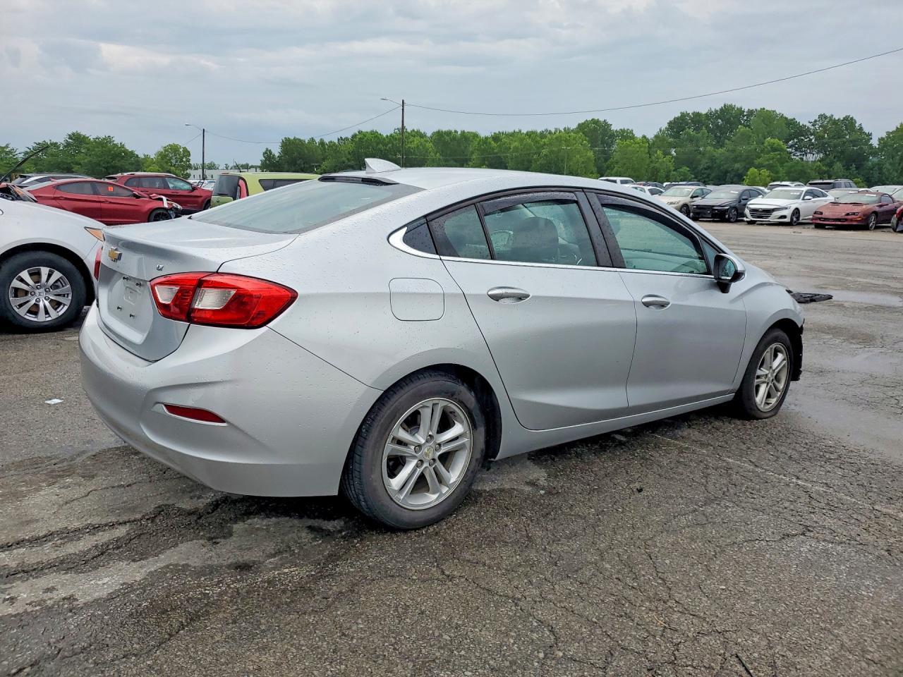 2018 Chevrolet Cruze Lt - Фото 3