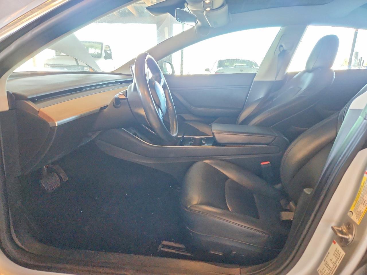 2018 Tesla Model 3 - Фото 7