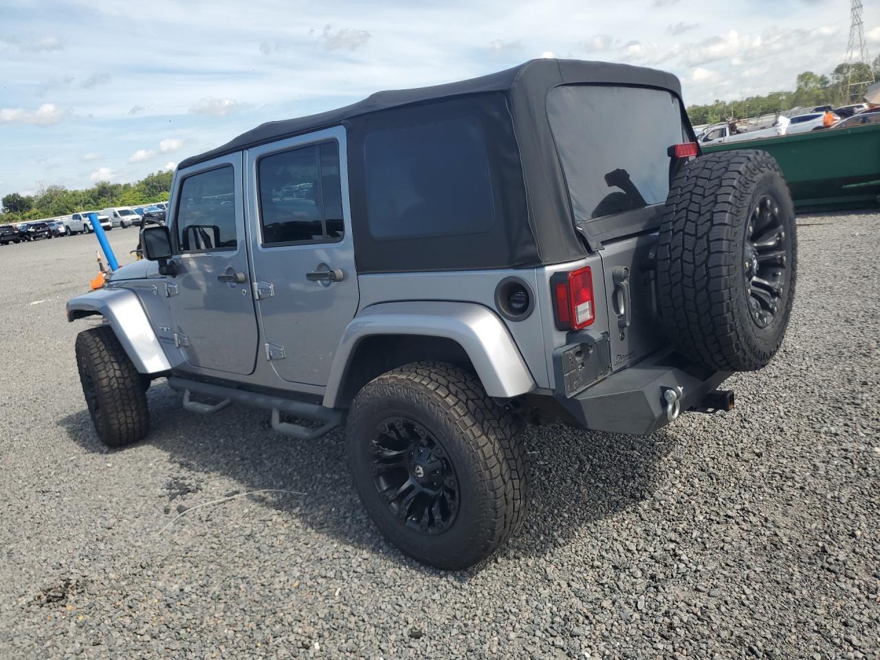 2016 Jeep Wrangler Unlimited Sahara - Фото 2