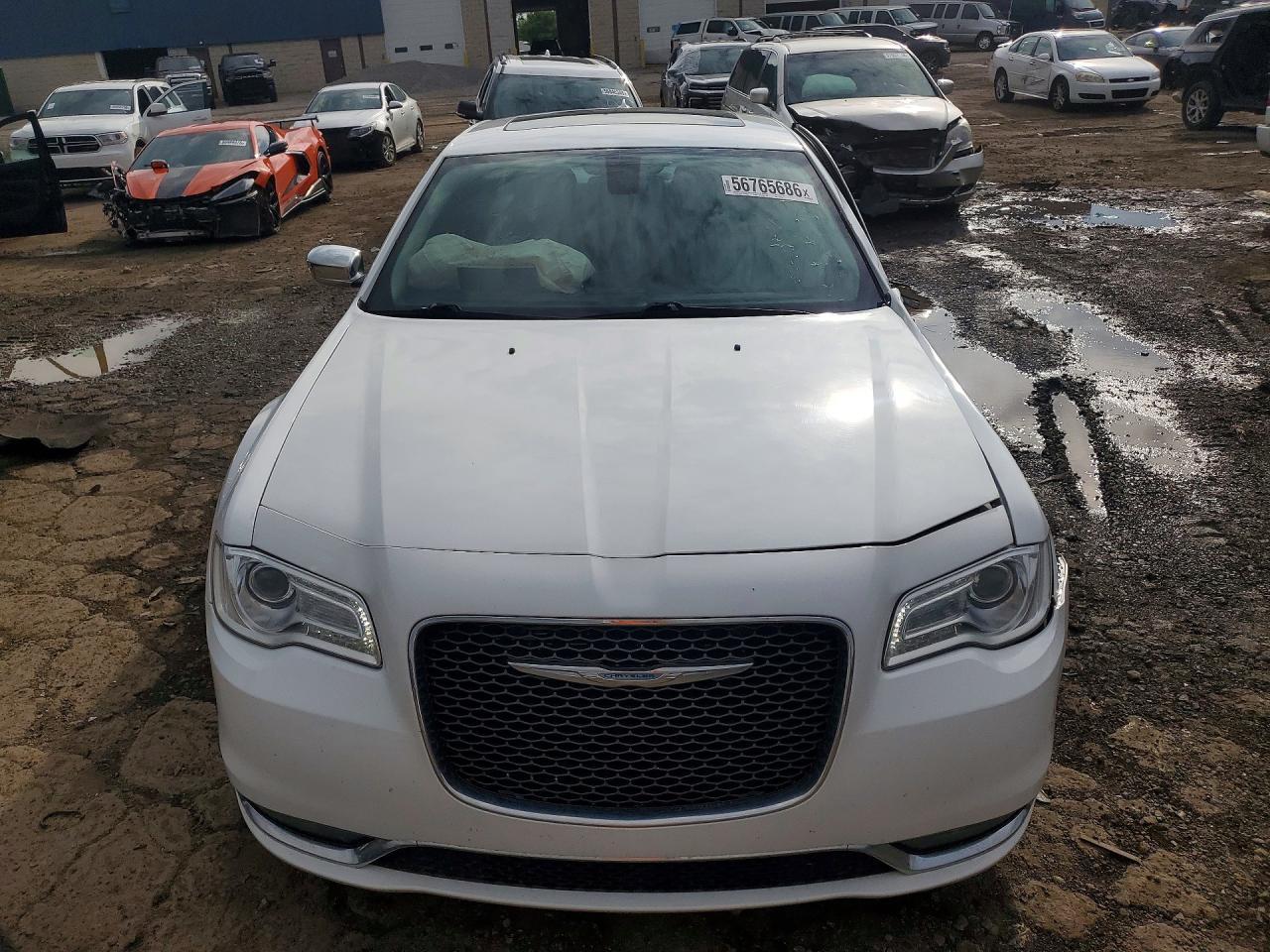 2015 Chrysler 300C - Image 5