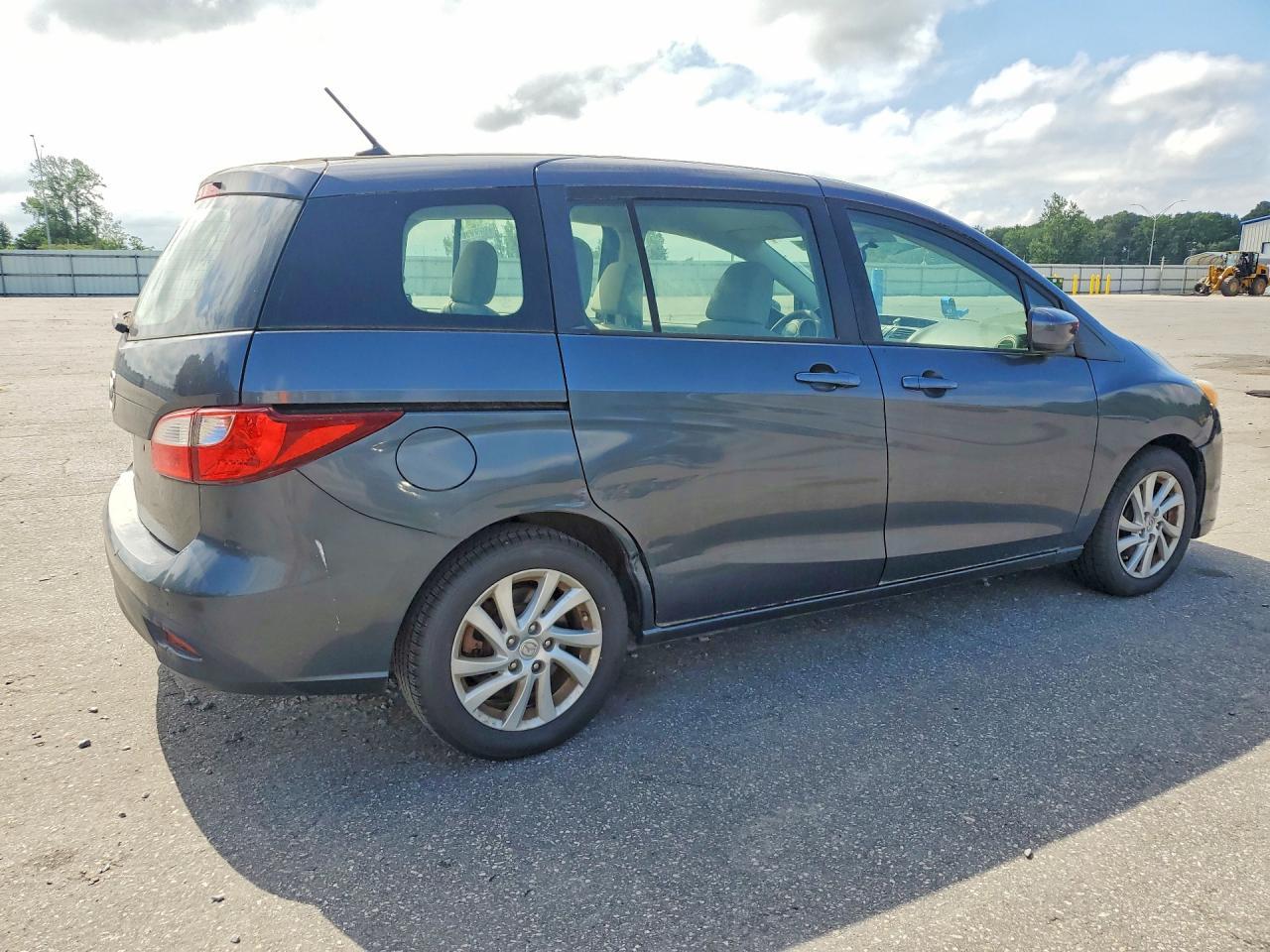 2012 Mazda 5 - Image 3