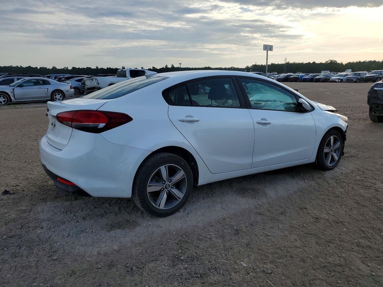 2018 Kia Forte Lx - Фото 3