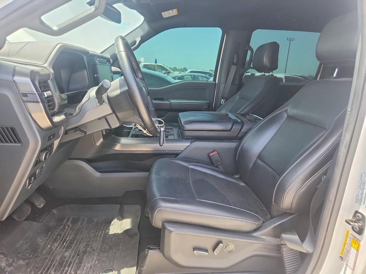 2025 Ford F150 Lariat - Image 7