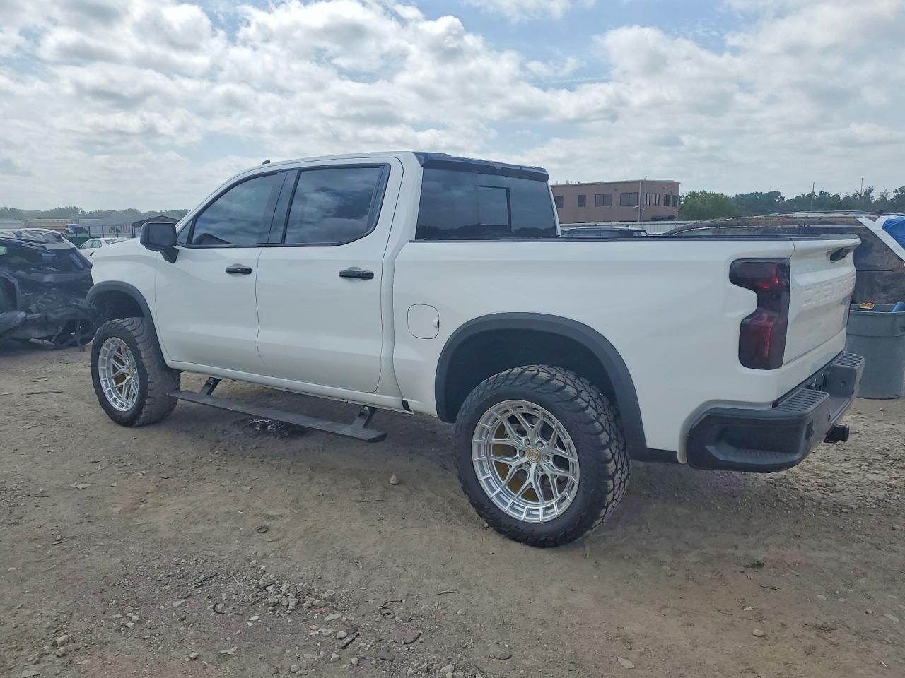 2025 Chevrolet Silverado K1500 Zr2 - Фото 2