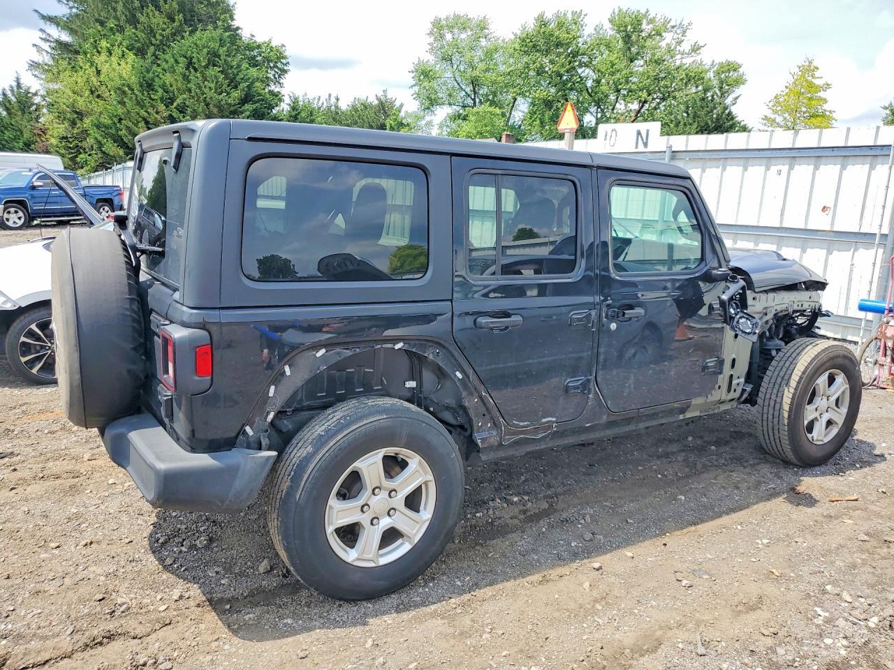 2021 Jeep Wrangler Unlimited Sport - Фото 3