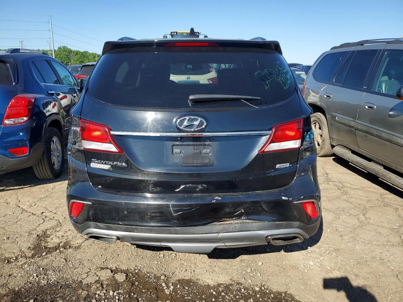 2017 Hyundai Santa Fe Se - Image 6