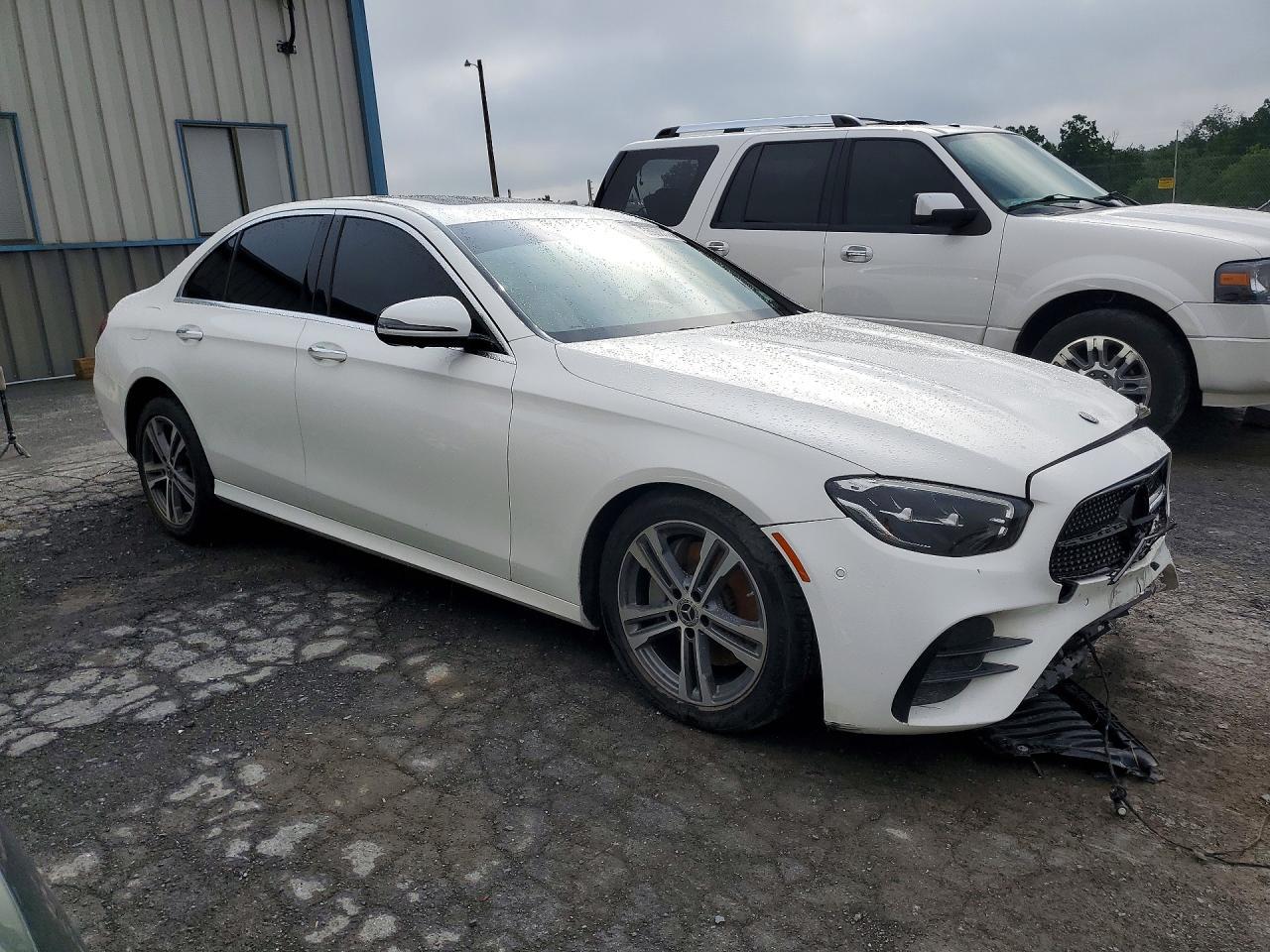 2021 Mercedes-Benz E 350 4Matic - Фото 4