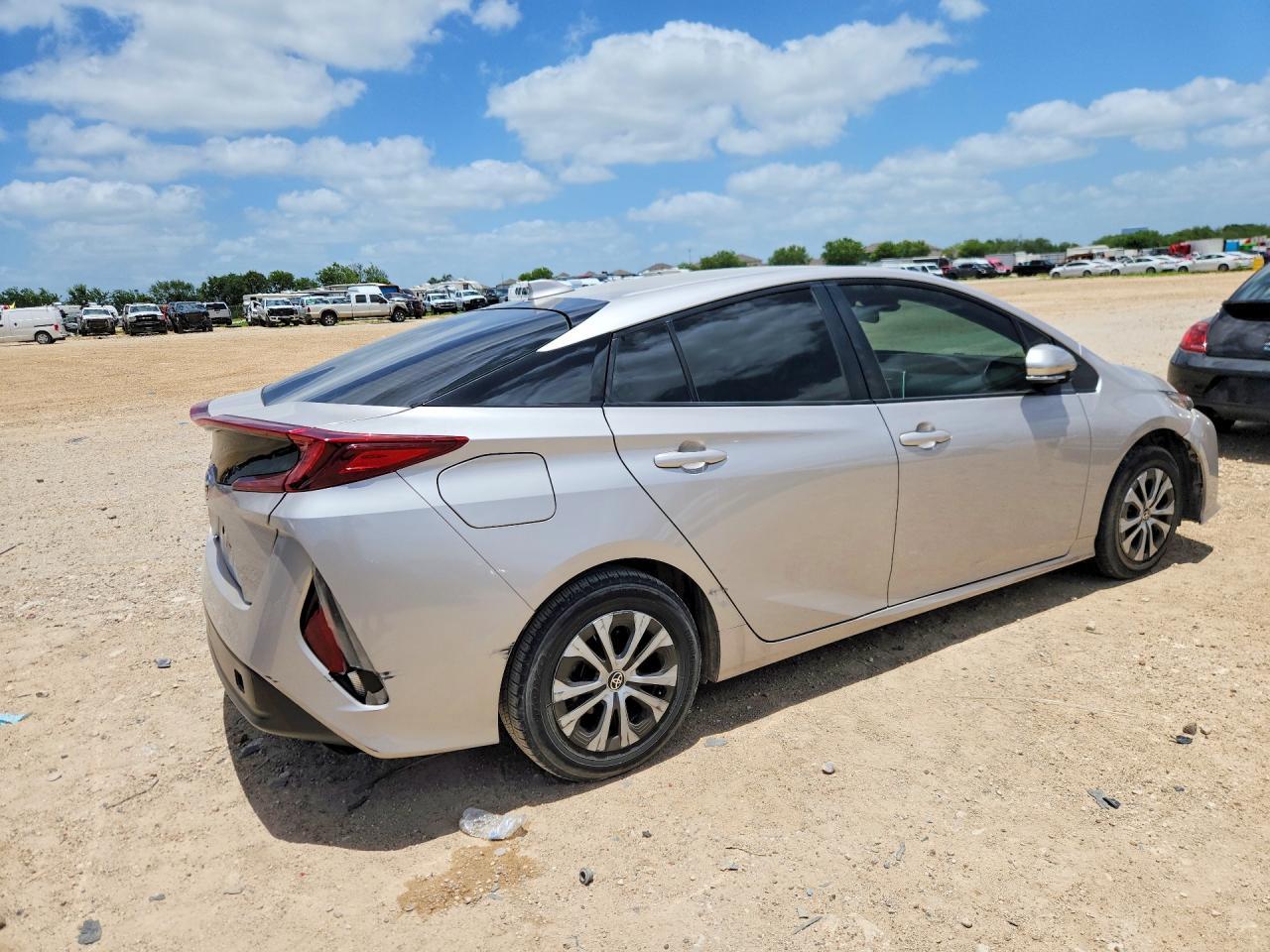 2022 Toyota Prius Prime Le - Фото 3