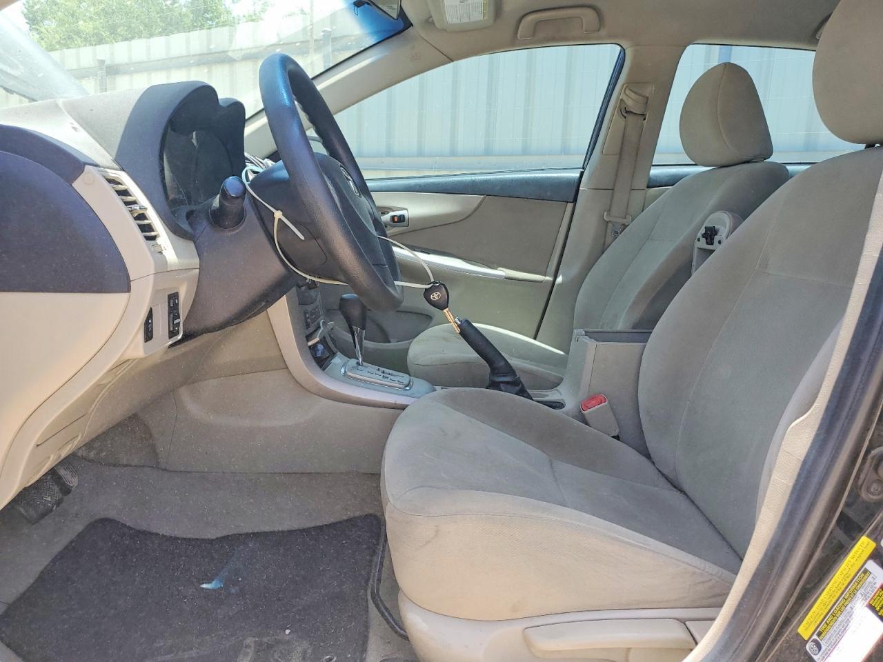 2013 Toyota Corolla Le - Image 7