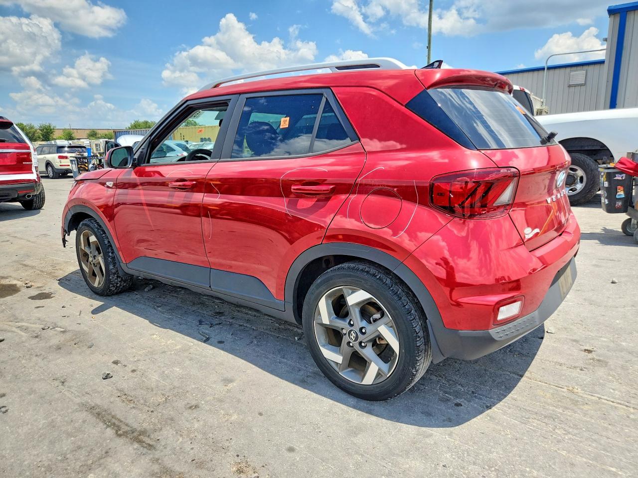 2022 Hyundai Venue Limited - Фото 2