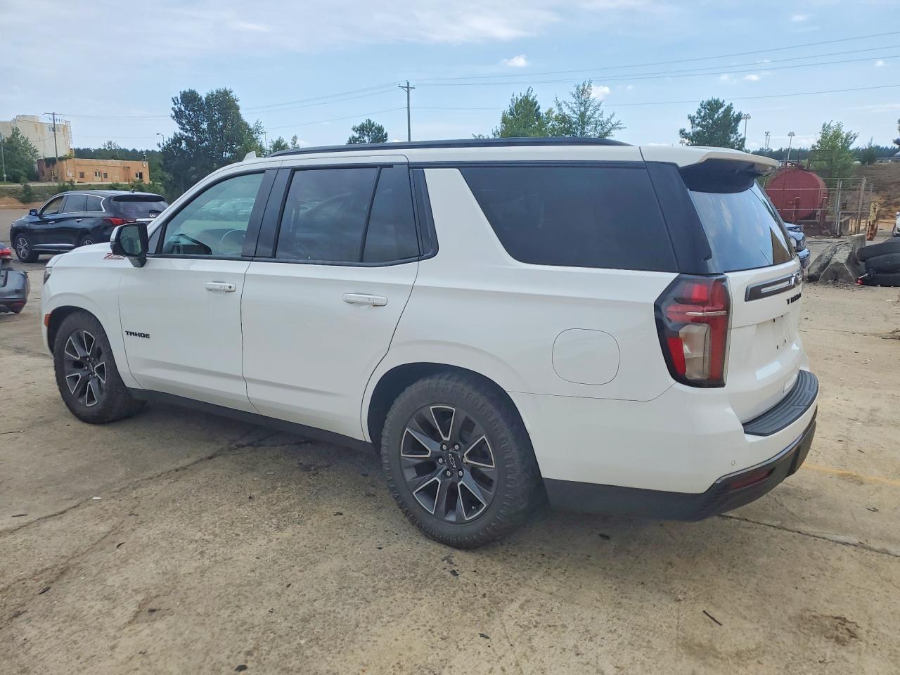 2021 Chevrolet Tahoe K1500 Z71 - Фото 2