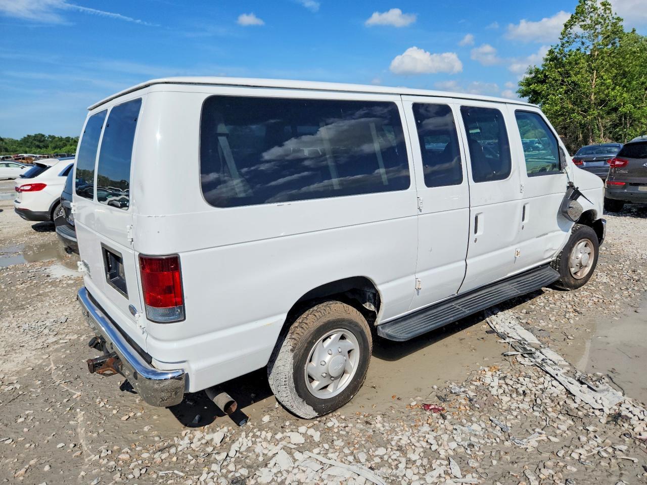 2008 Ford Econoline E350 Super Duty Wagon - Фото 3
