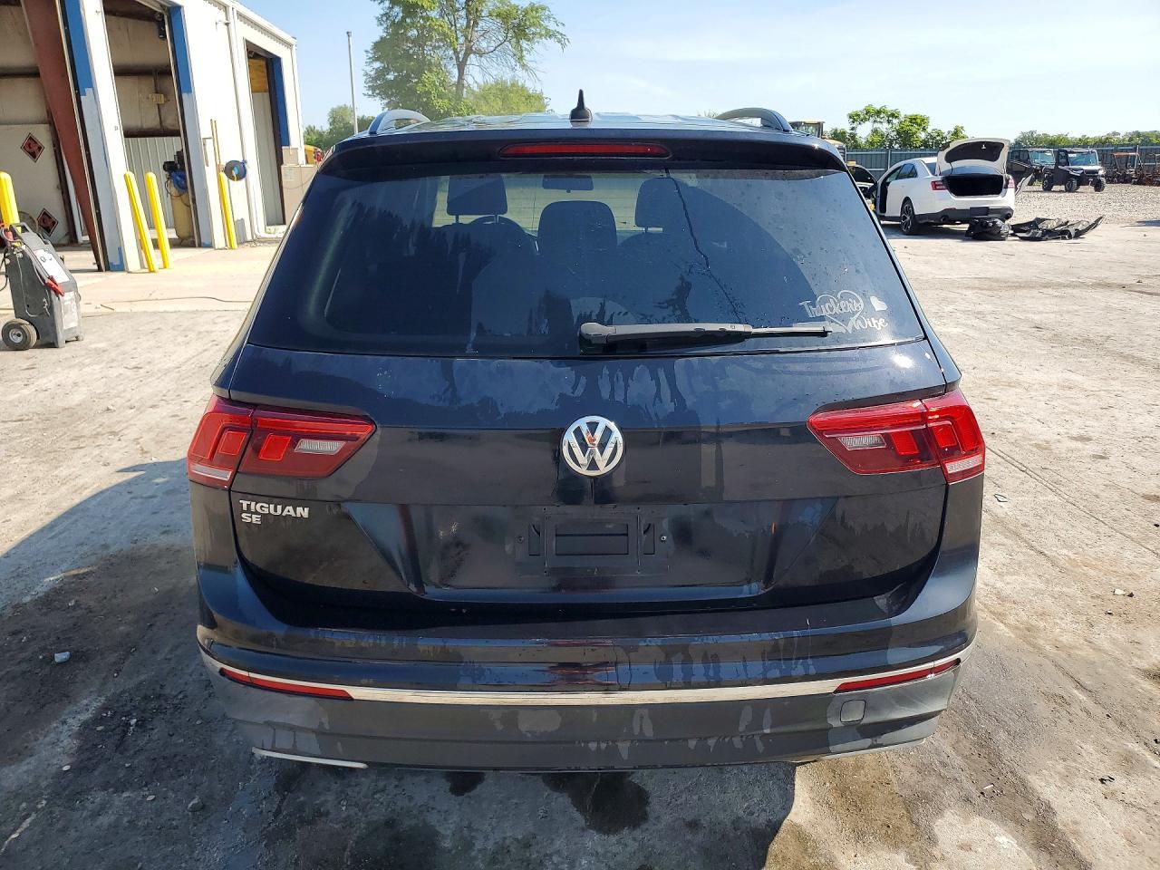 2020 Volkswagen Tiguan Se - Фото 6