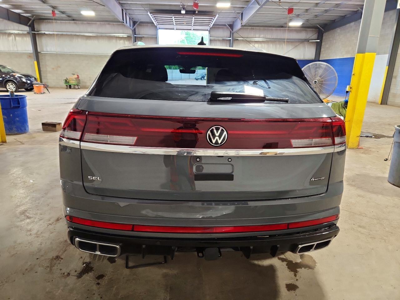 2026 Volkswagen Atlas Cross Sport Sel Premium R-Line - Image 6