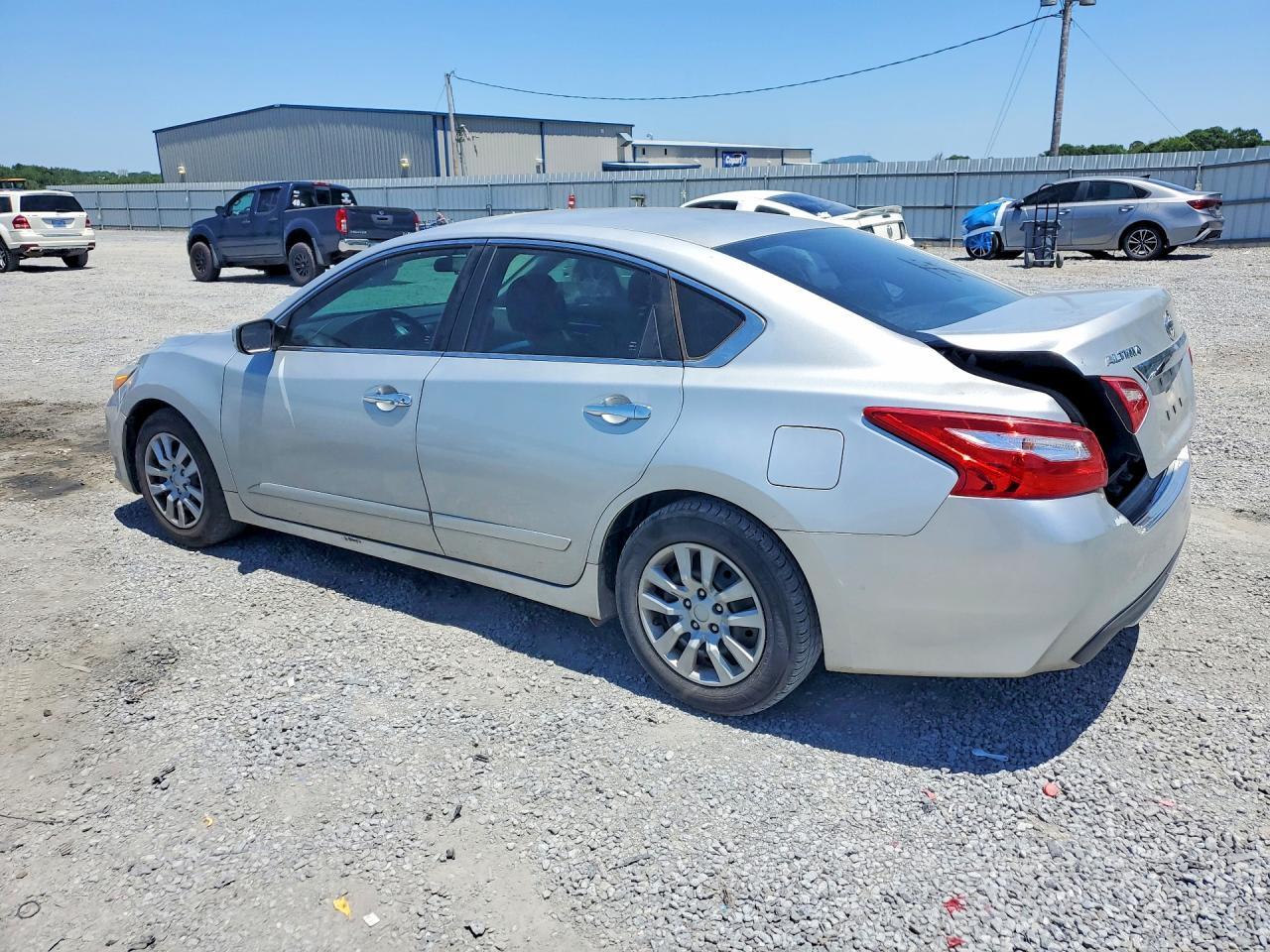 2016 Nissan Altima 2.5 - Image 2
