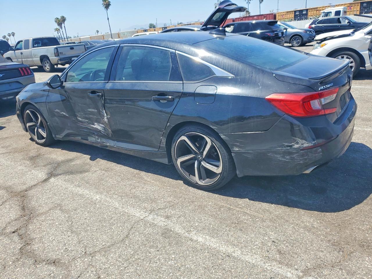 2019 Honda Accord Sport - Фото 2