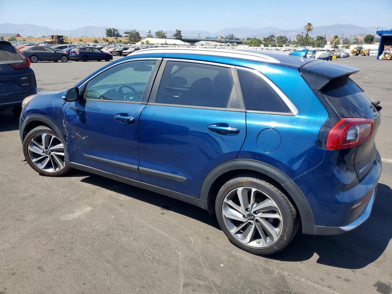 2017 Kia Niro Touring - Фото 2