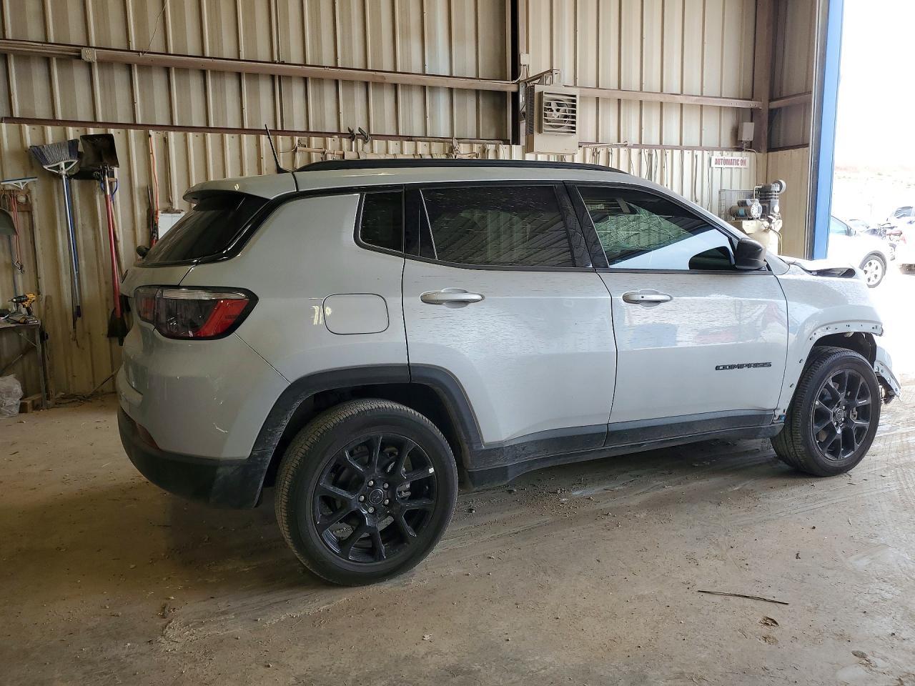 2026 Jeep Compass Latitude - Фото 3