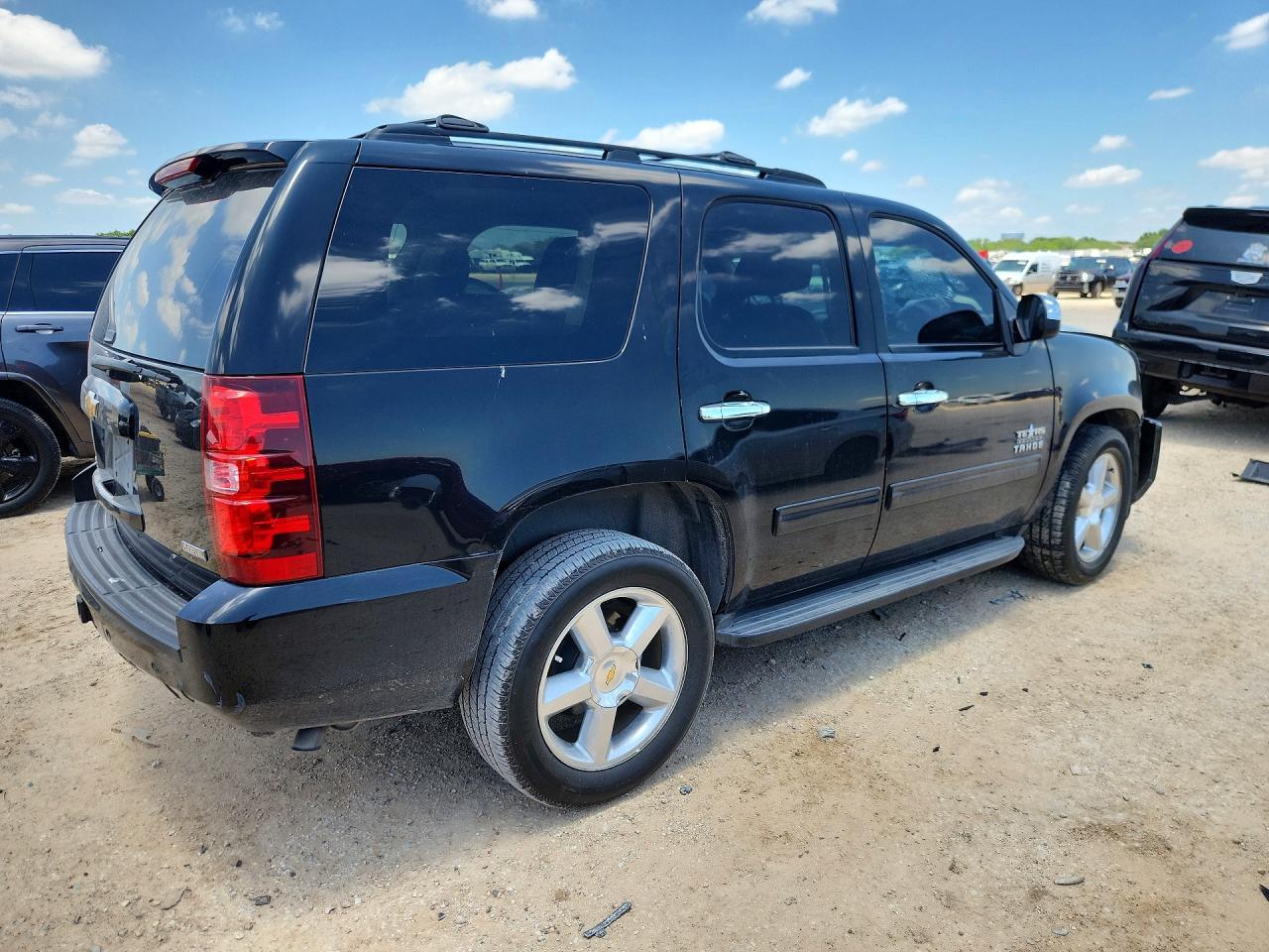 2012 Chevrolet Tahoe C1500 Ls - Фото 3