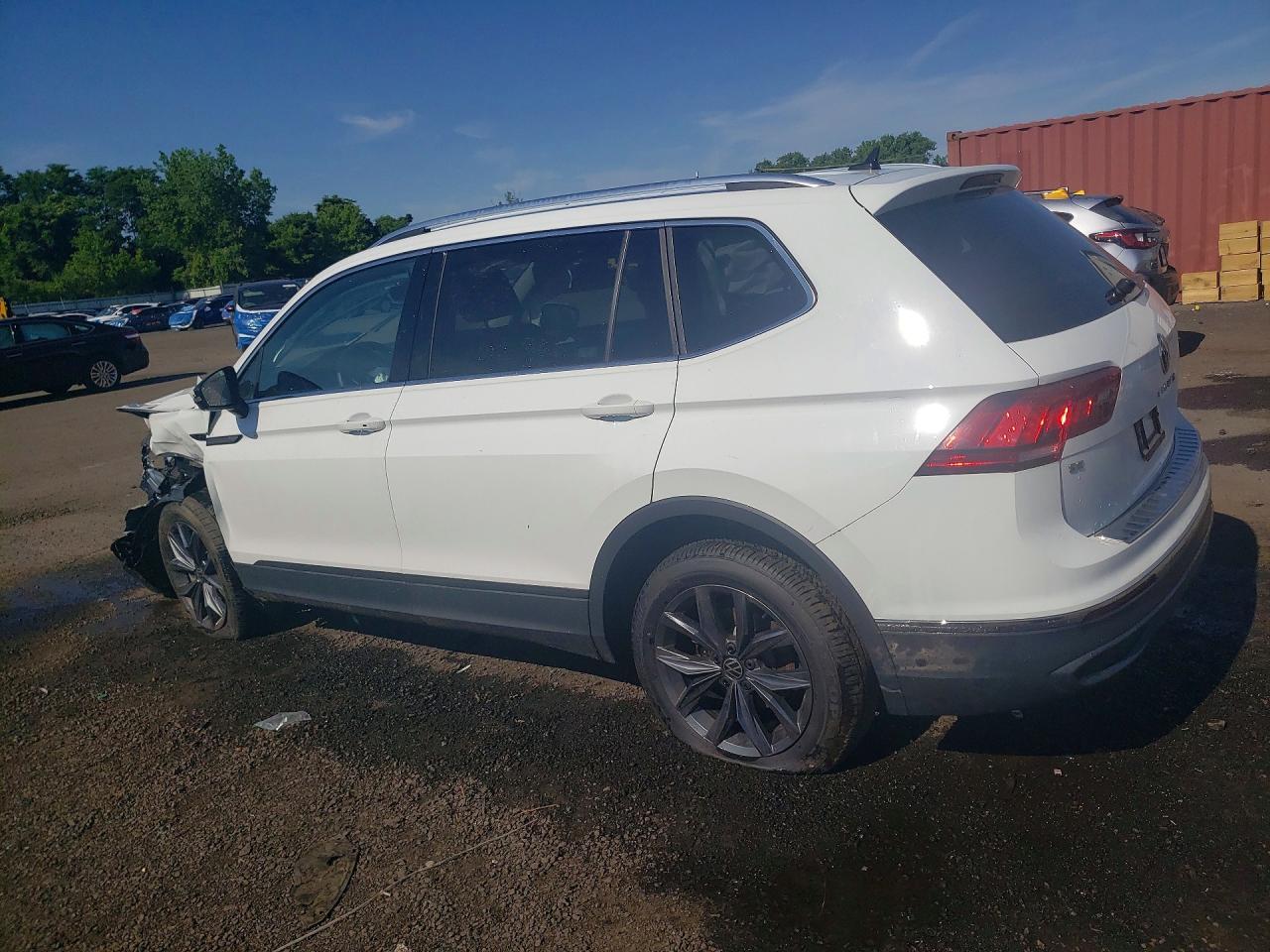 2022 Volkswagen Tiguan Se - Image 2
