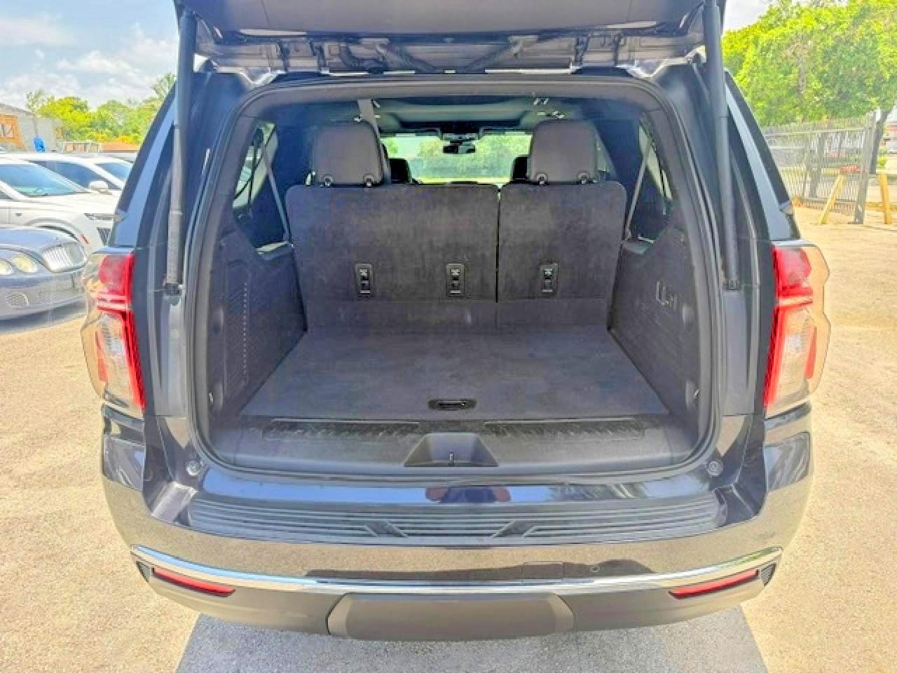 2023 Chevrolet Suburban C1500 Lt - Image 6