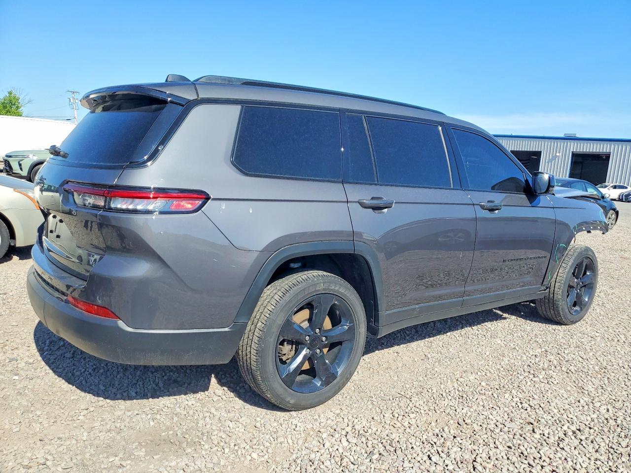 2024 Jeep Grand Cherokee L Laredo - Image 3