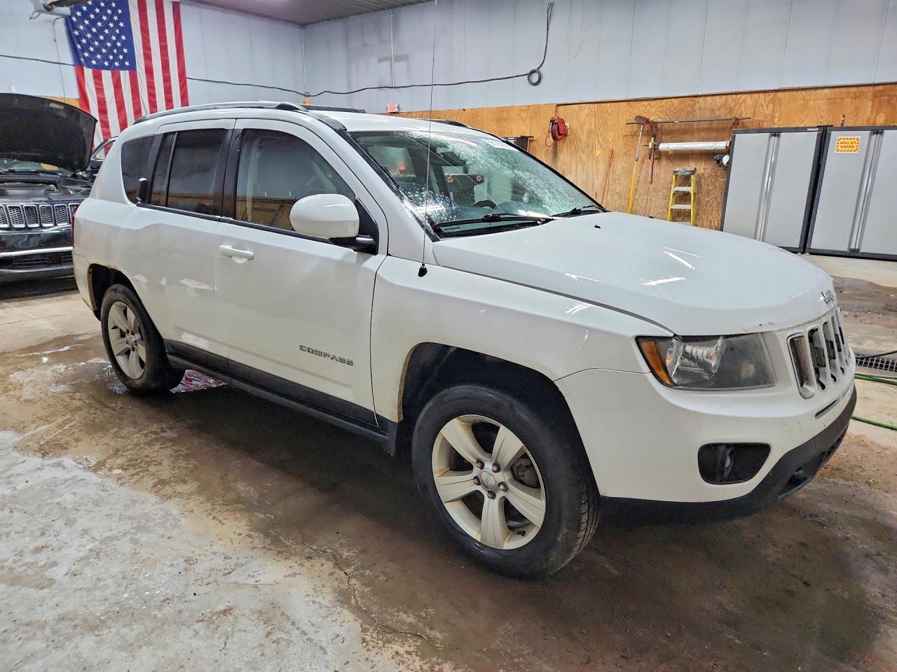 2015 Jeep Compass Latitude - Image 4