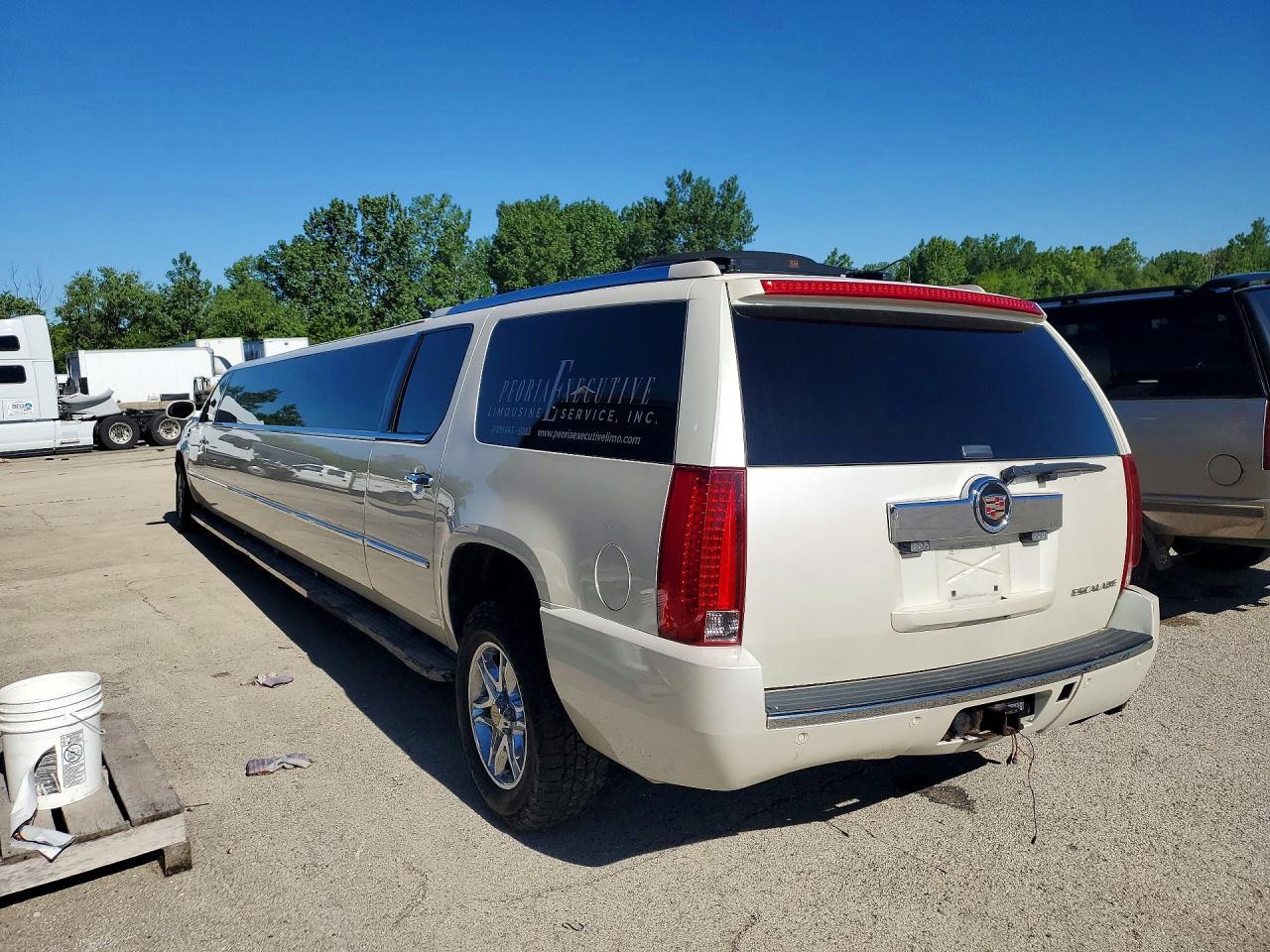2008 Cadillac Escalade Esv - Image 2