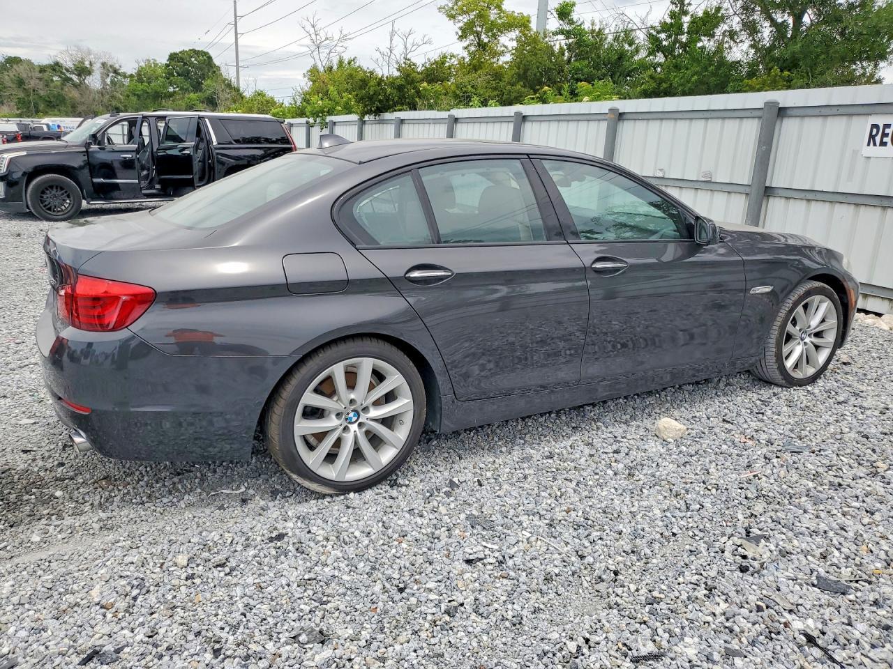2011 BMW 5 Series - Image 3