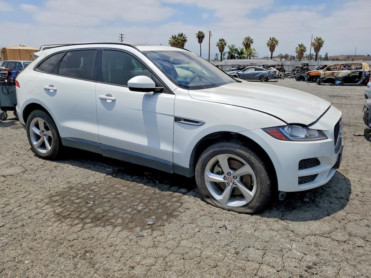2017 Jaguar F-Pace Premium - Фото 4