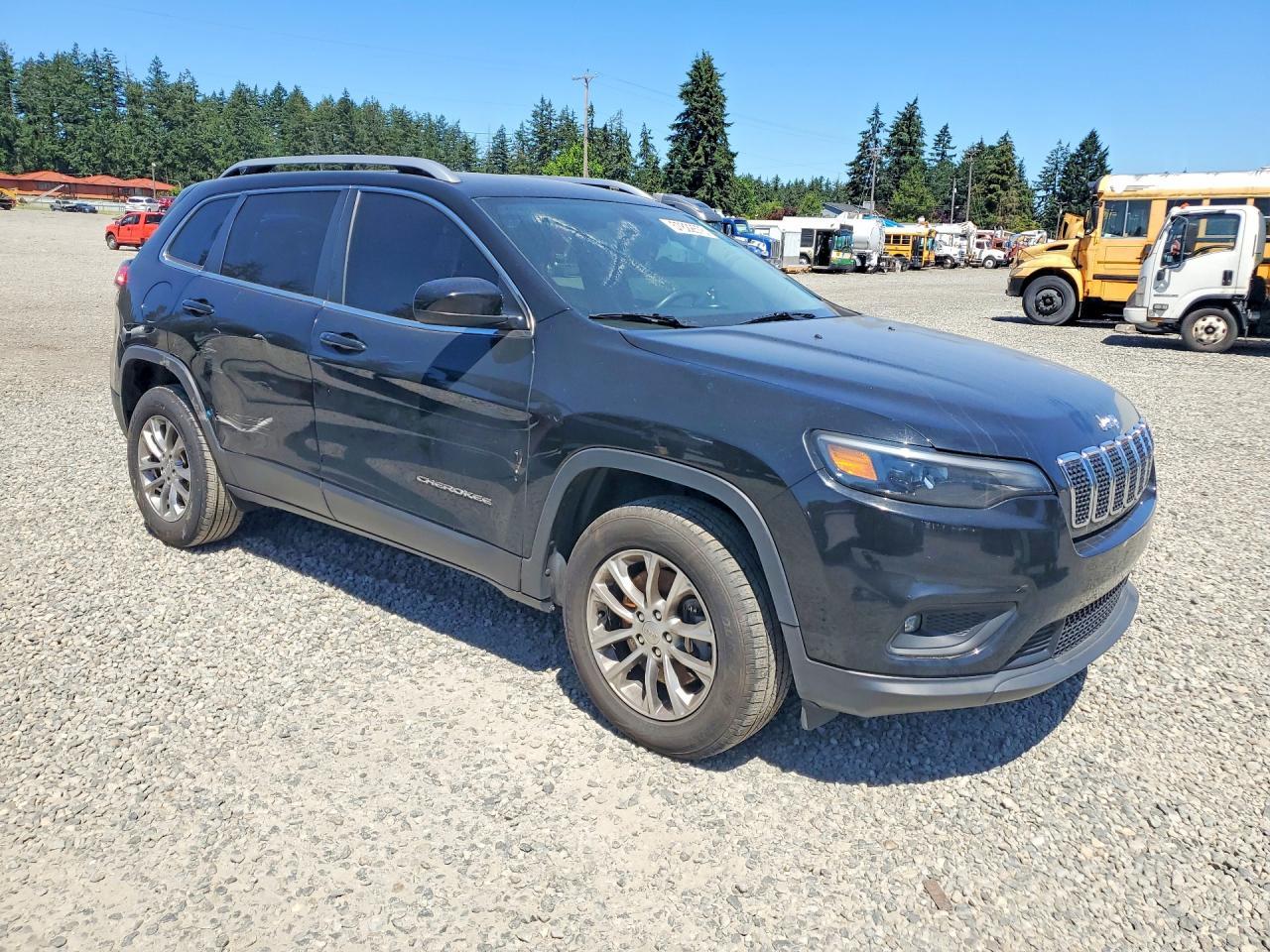 2019 Jeep Cherokee Latitude Plus - Image 4