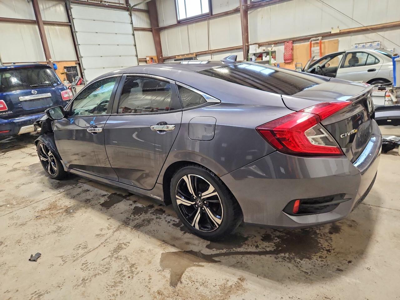 2017 Honda Civic Touring - Image 2