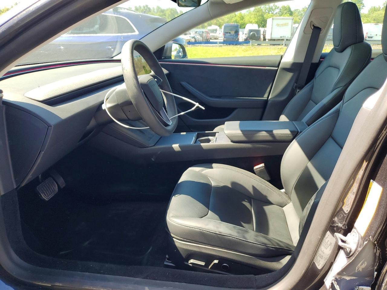 2025 Tesla Model 3 - Image 7