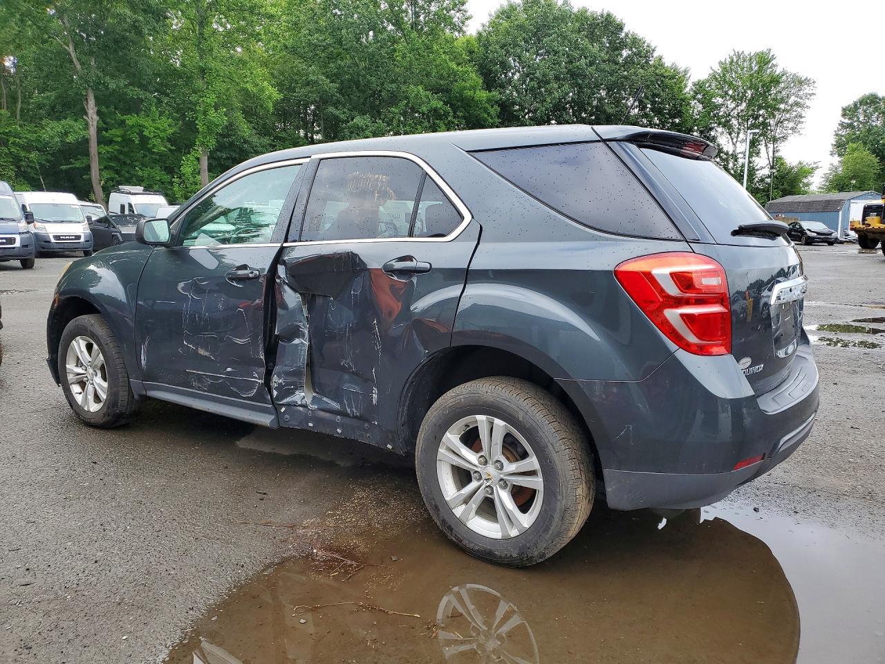 2017 Chevrolet Equinox Ls - Image 2
