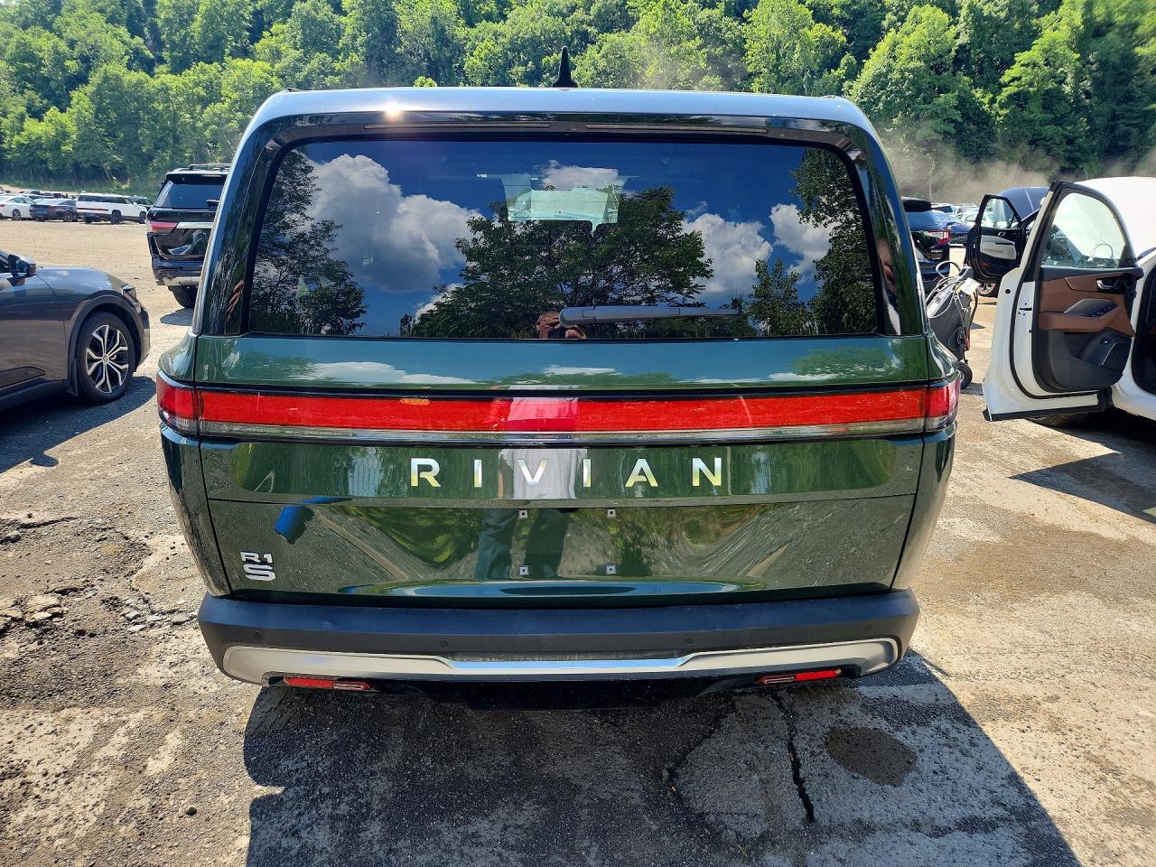 2026 Rivian R1S Adventure - Image 6