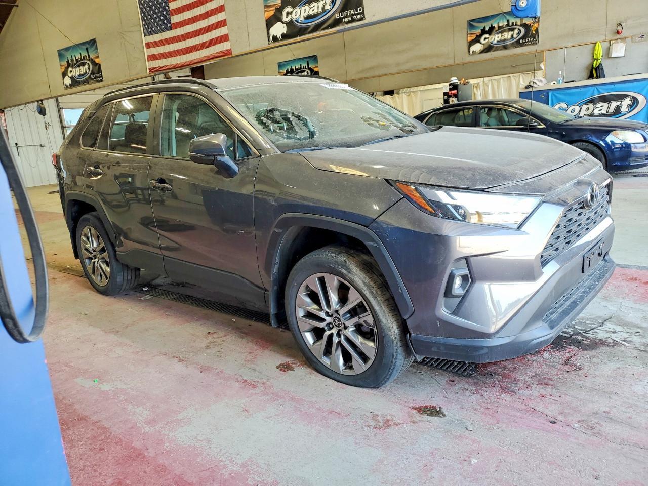 2022 Toyota Rav4 Xle Premium - Image 4