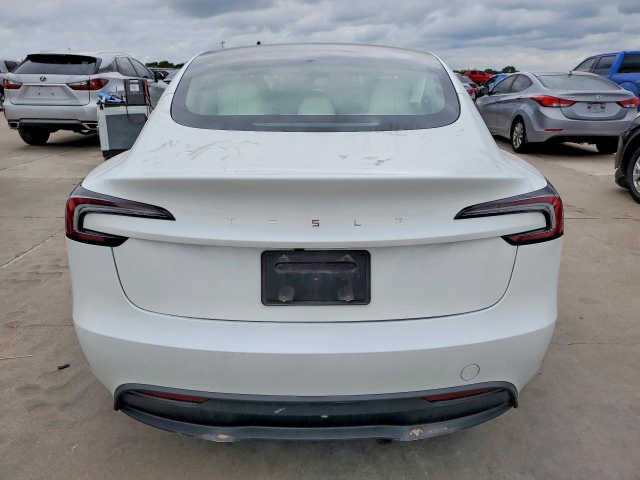 2024 Tesla Model 3 - Фото 6