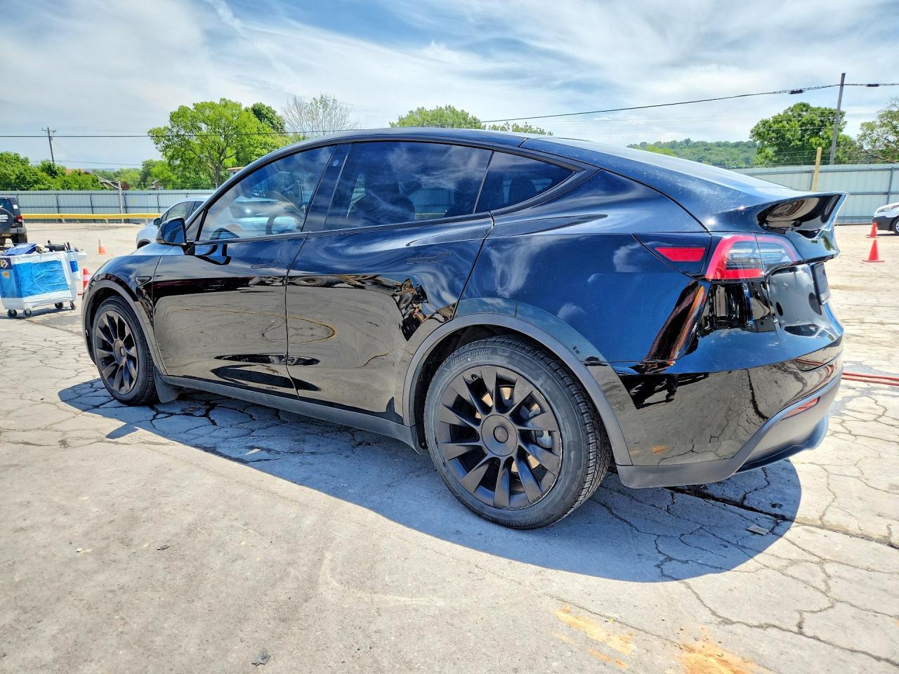 2021 Tesla Model Y - Image 2