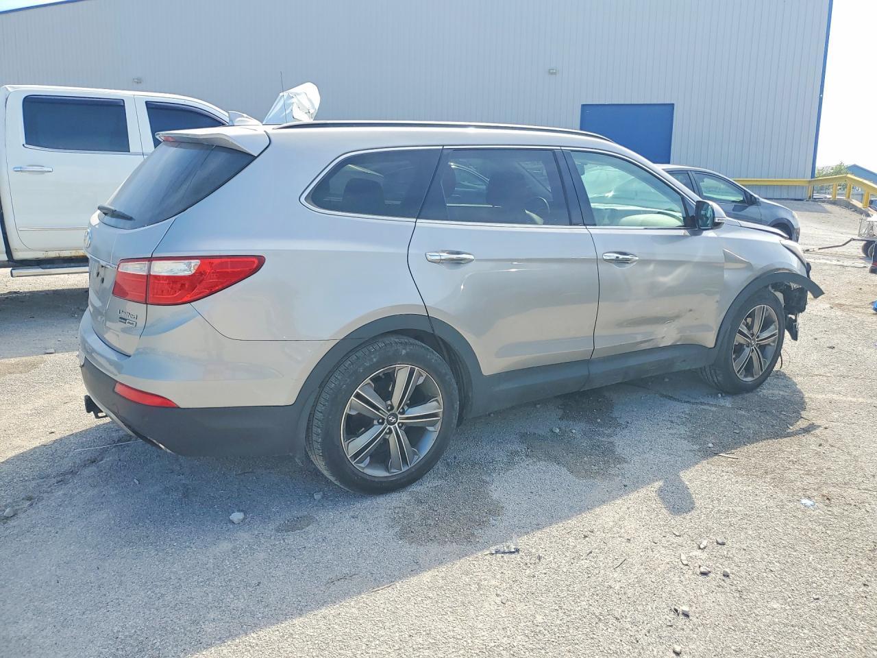 2015 Hyundai Santa Fe Limited - Image 3