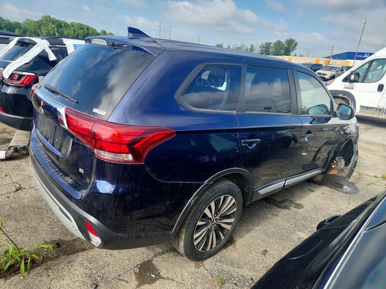 2020 Mitsubishi Outlander Se - Image 3