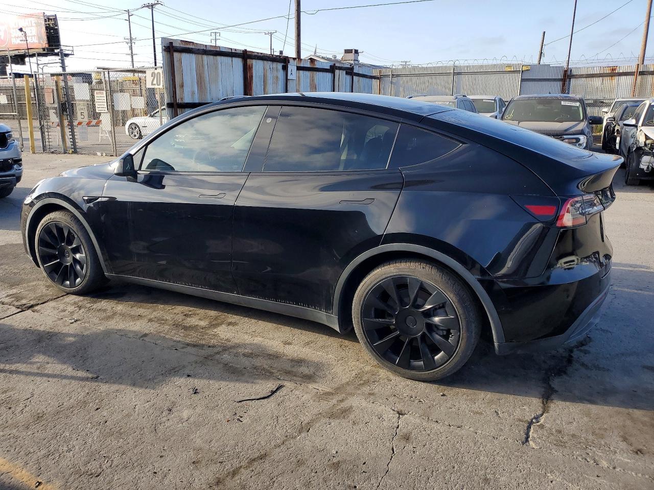 2021 Tesla Model Y - Image 2