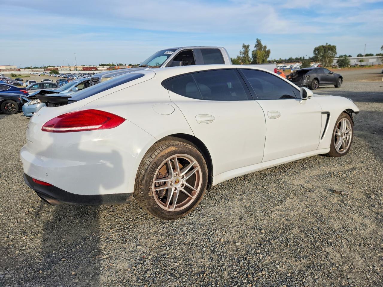 2016 Porsche Panamera 2 - Image 3