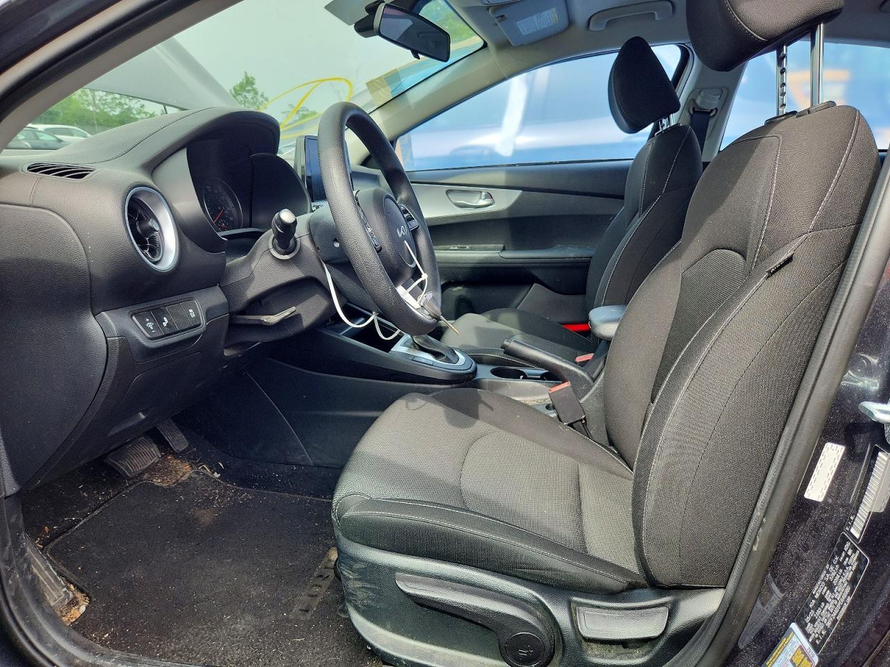 2023 Kia Forte Lxs - Image 7